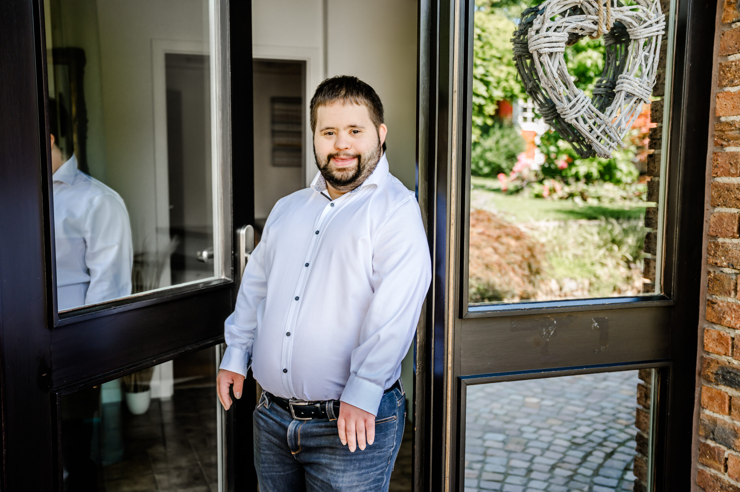 Tobi an der Tür Tobi an der Tür